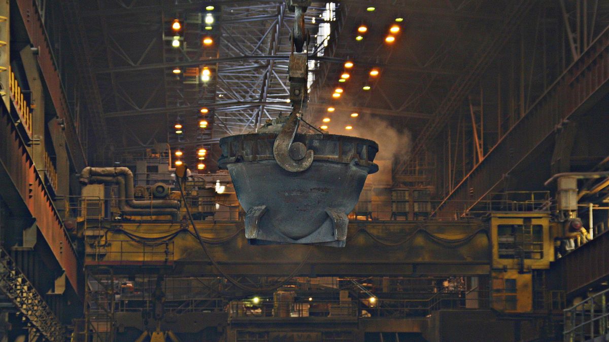 Częstochowski sąd zatwierdził warunki nowego, trzeciego już przetargu na sprzedaż Huty Częstochowa. 