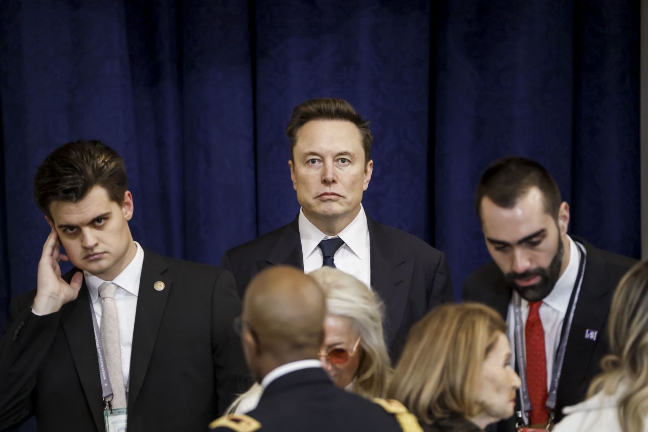 Musk's federal role: Friend of Trump to tackle government bloat