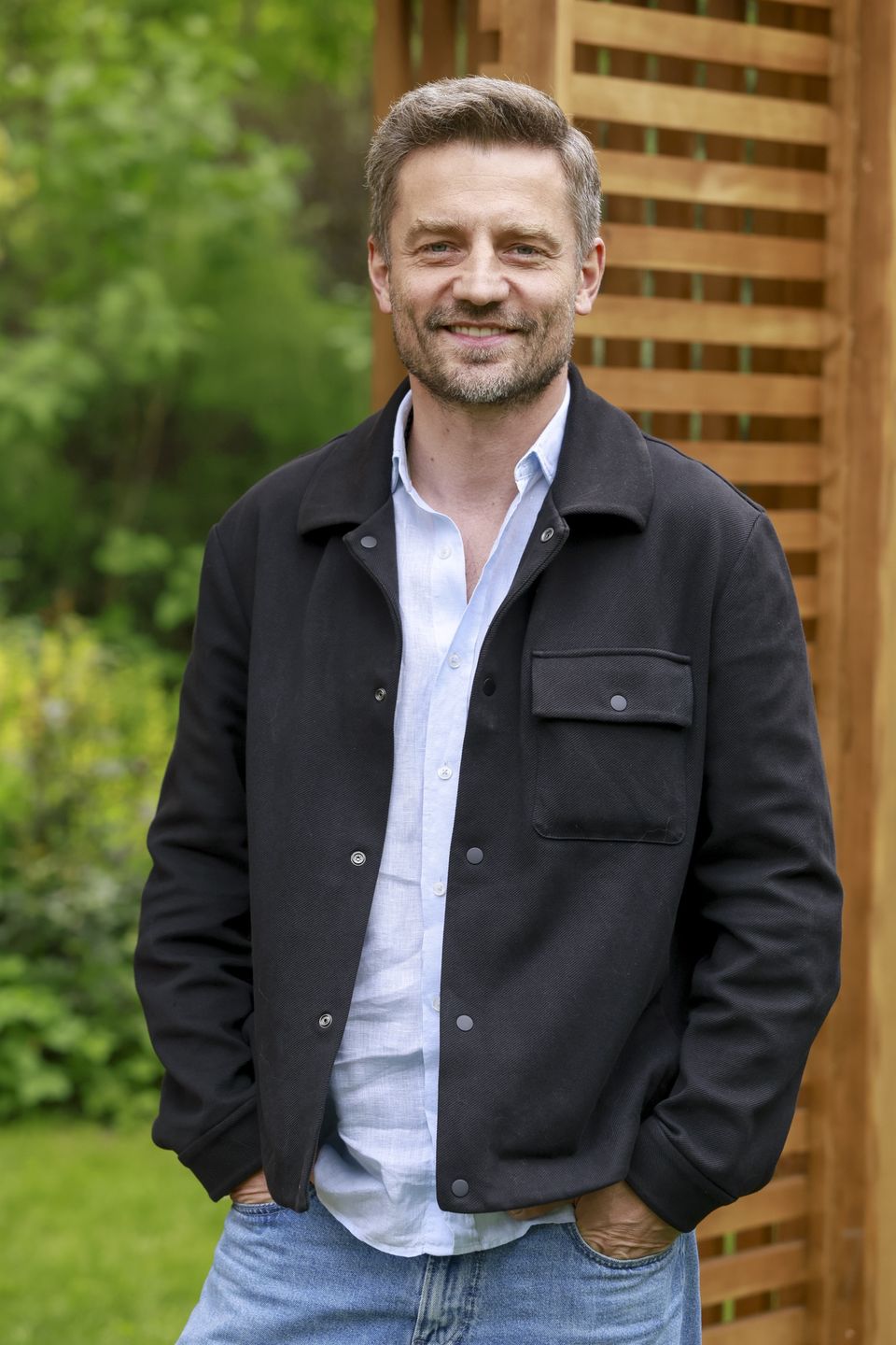 Marcin Rogacewicz, oczy niebieskie, zarost, maj 2025, TVP 2