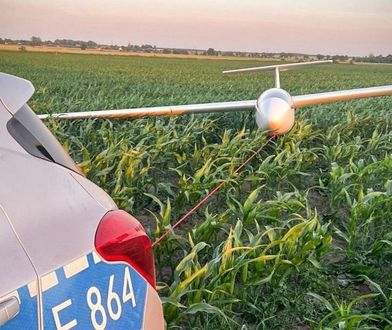 Nietypowa akcja policjantów. Holowali szybowiec