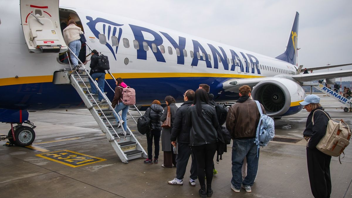 Ryanair lądował awaryjnie w Poznaniu.