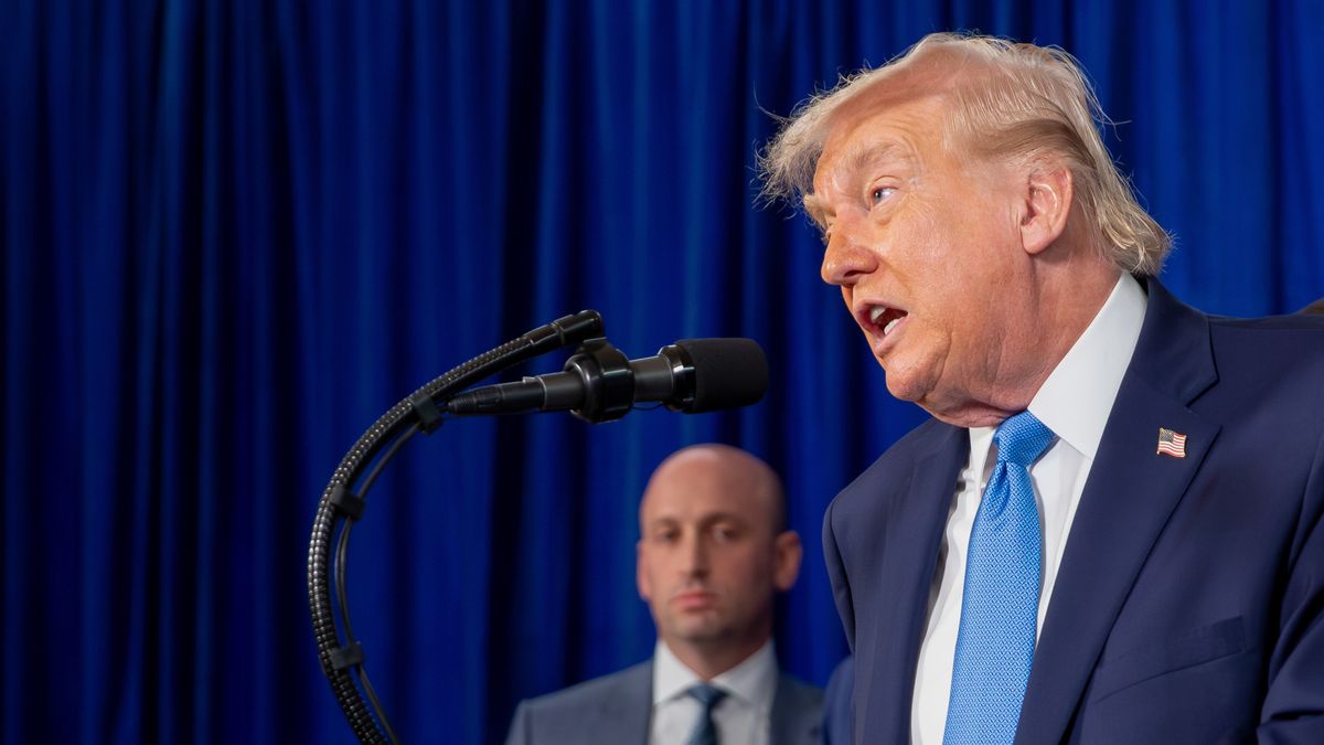 US President Donald Trump speaks during a news conference at the Mar-a-Lago Club in Palm Beach, Florida, USA, 03 January 2026. President Nicolas Maduro has been charged in the US after he was captured and flown out of Venezuela, following a series of airstrikes that mark an extraordinary escalation in the Trump administration?s months-long campaign against the country. EPA/NICOLE COMBEAU / POOL Dostawca: PAP/EPA.