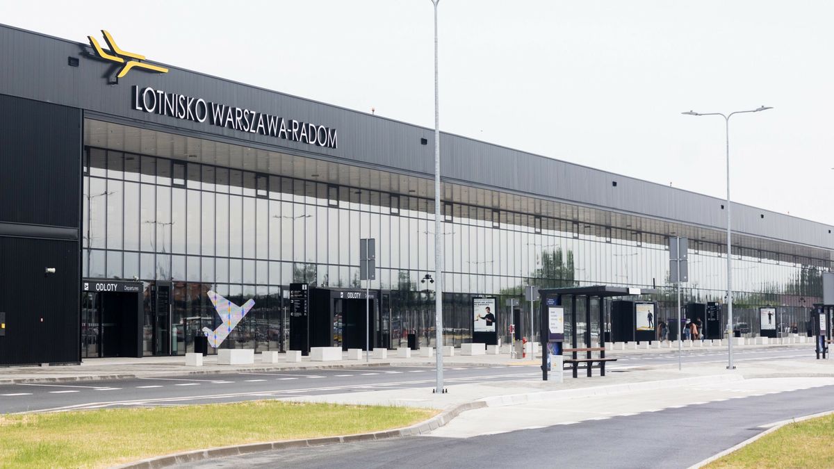 Lotnisko Warszawa-Radom obsłużyło 100 tys. pasażerów