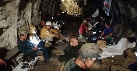 Górnicy nie wykluczają zaostrzenia protestu. "Sytuacja jest napięta"