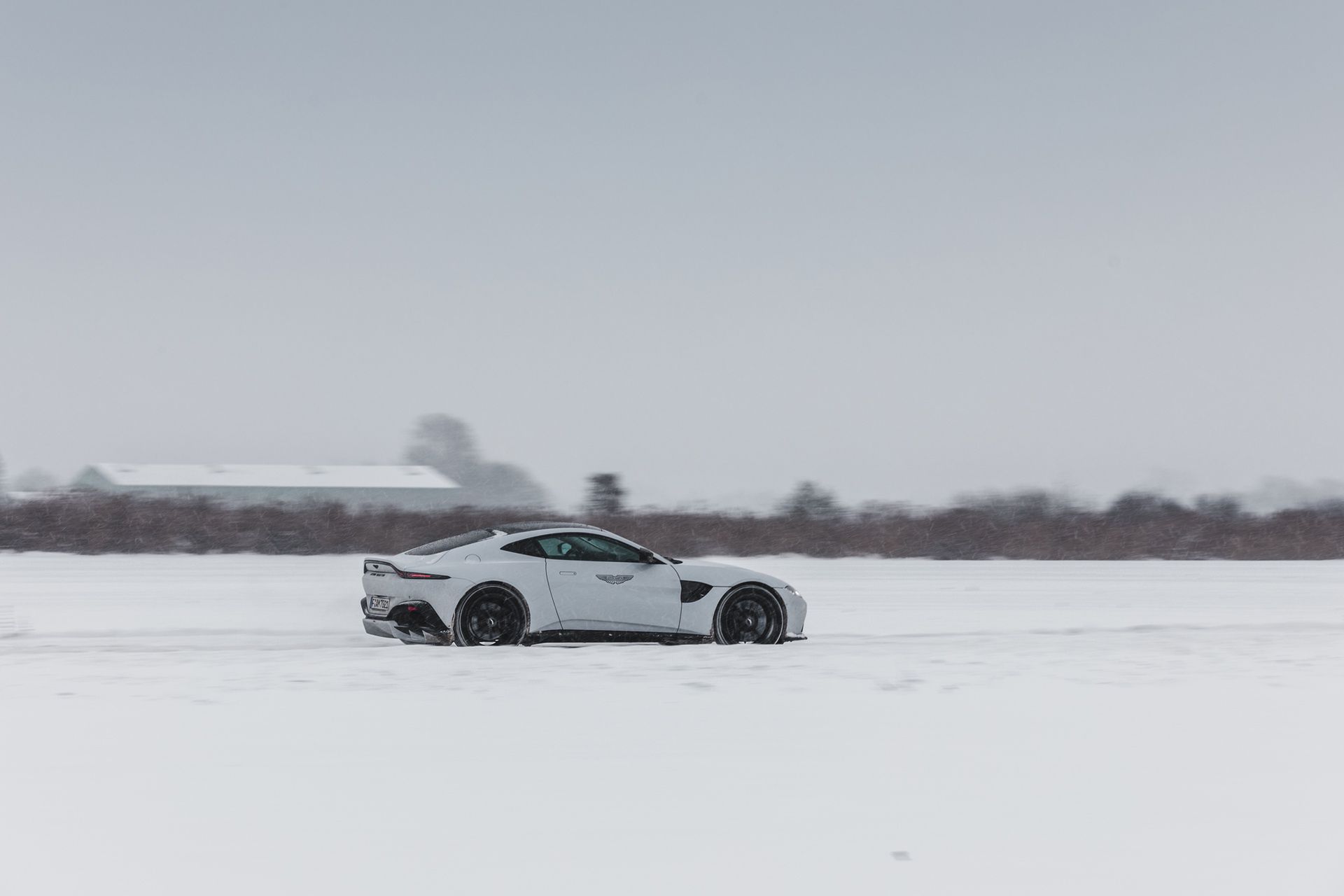 Aston Martin Vantage (2022)