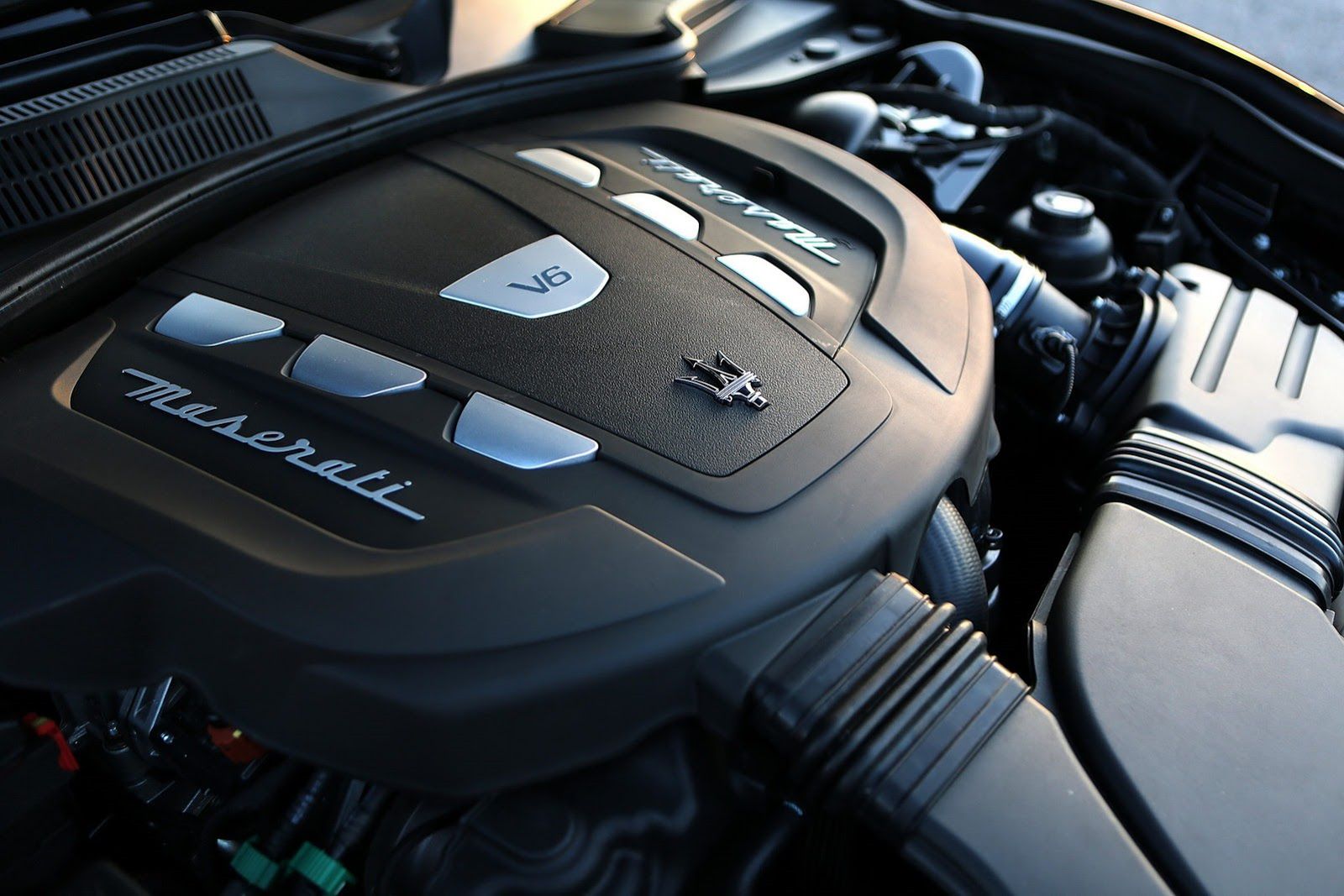 2014 Maserati Ghibli - Włosi wiedzą, co to piękno [galeria] 119