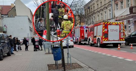 Wynosili dzieci jedno po drugim. Dramatyczna akcja strażaków