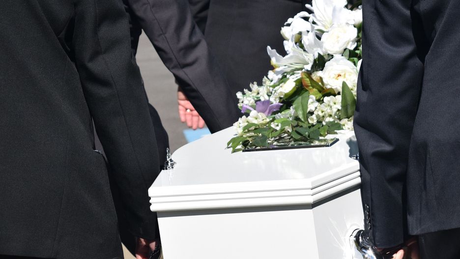 Zasiłek pogrzebowy zostanie podniesiony? Rząd deklaruje