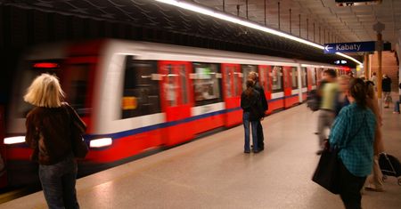Metro ogrzeje Warszawę? Wkrótce rozpocznie się montaż specjalnych pomp