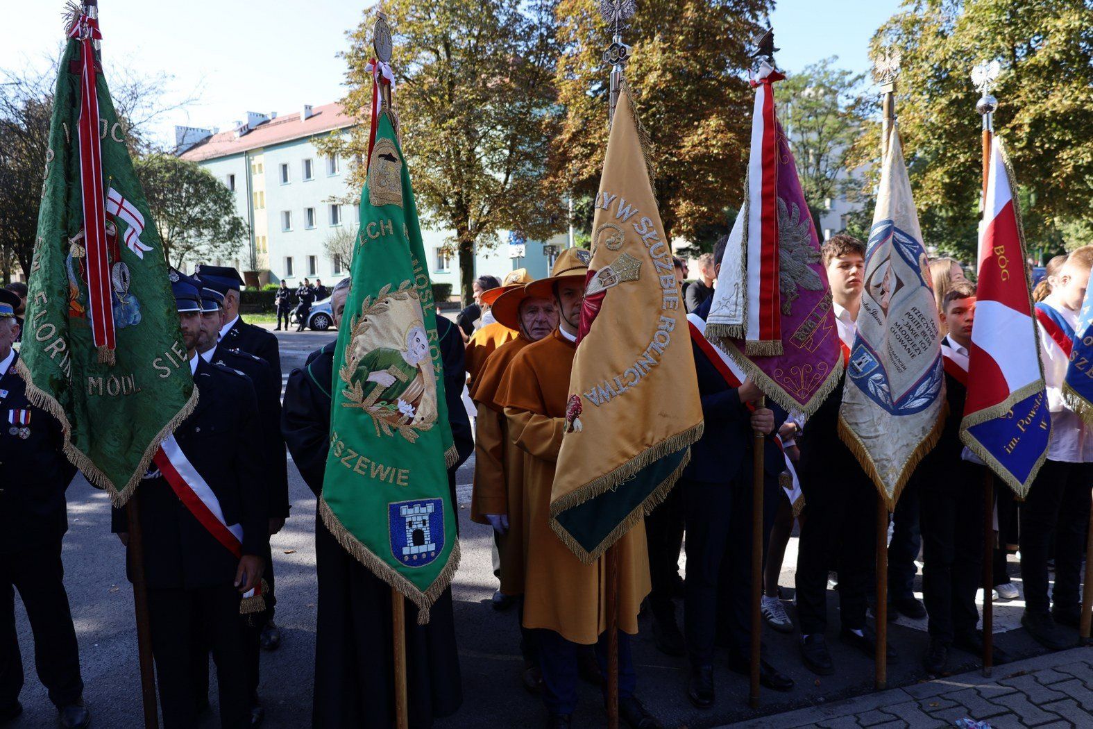 Odsłonięcie pomnika pamięci ofiar niemieckiego nalotu w Komarnie