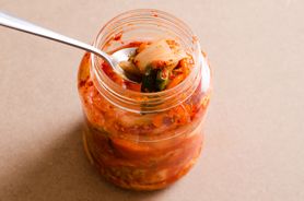 Kimchi. Zdrowa potrawa pełna witamin i składników mineralnych (WIDEO)