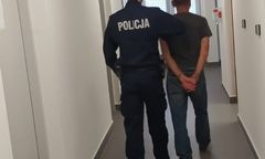 Śląskie. Groził sąsiadom i policjantom, wyciągnął nóż