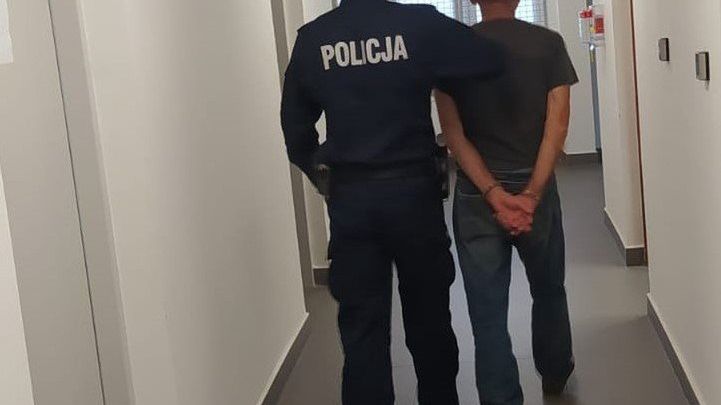 Śląskie.Mężczyzna groził policjantom nożem