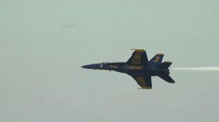 Blue Angels lecieli skrajnie nisko nad plażą w Pensacoli. Trwa analiza
