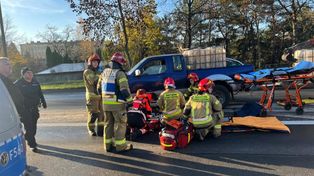 Łask: Potrącenie dwóch 15-latek. Jedna z nich znalazła się pod samochodem