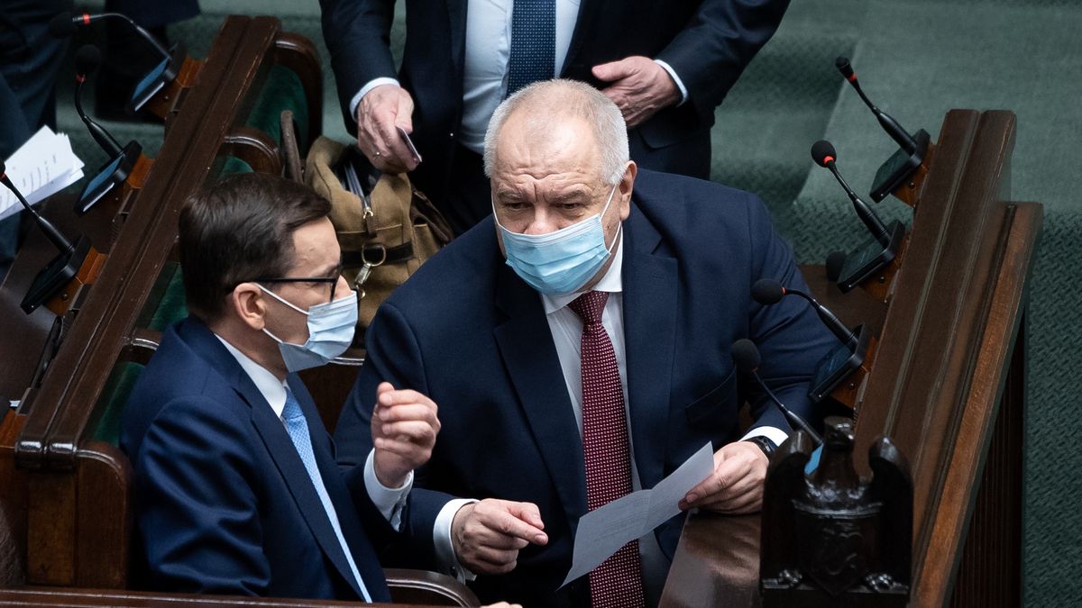 Polish Prime Minister Mateusz Morawiecki and Deputy Prime Minister Jacek Sasin, during the 49th session of the Sejm (lower house) in Warsaw, Poland, on 24 February 2022. Polish Parliament has passed a resolution condemning Russian aggression against Ukraine and calling on the international community to impose tough sanctions on Moscow. (Photo by Mateusz Wlodarczyk/NurPhoto via Getty Images)