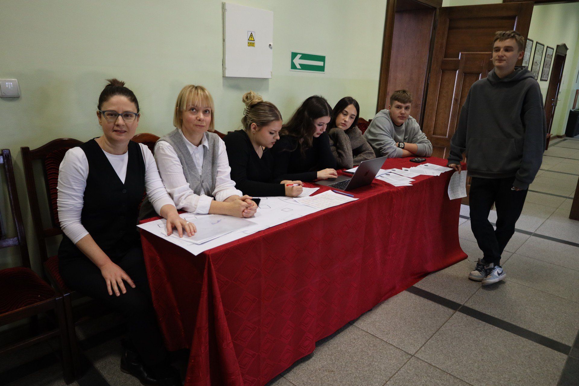 W I LO w Pleszewie do wypożyczenia było kilkanaście książek, same ciekawe tytuły. Wszystkie z nich były wypożyczone: osoba w kryzysie bezdomności, amazonka, Ukrainka, siostra Albertynka czy aktywna seniorka. A wśród wypożyczających uczniowie pleszewskiego liceum