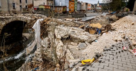 Porwane przez powódź mosty niszczyły rurociągi. Dziś Lądek-Zdrój odzyskał dostęp do gazu