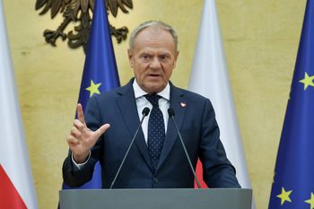 "Medialny humbug". Człowiek Nawrockiego odpowiada Tuskowi