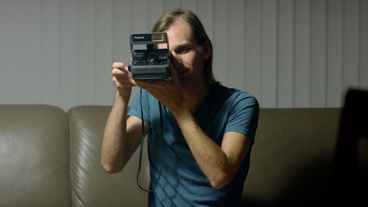 Krótki film w klimacie ”Stranger Things” o przeklętym Polaroidzie zjeży wam włos na głowie