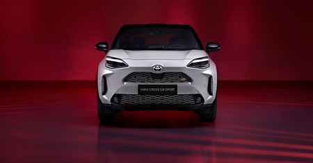 Debiutuje Toyota Yaris Cross na sportowo, czyli w wersji GR Sport. Sprzedaż ruszy we wrześniu