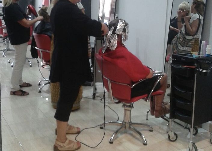 Pracownice zakładu fryzjerskiego w jednej z dzielnic Warszawy były miesiącami nękane przez mieszkańca okolic