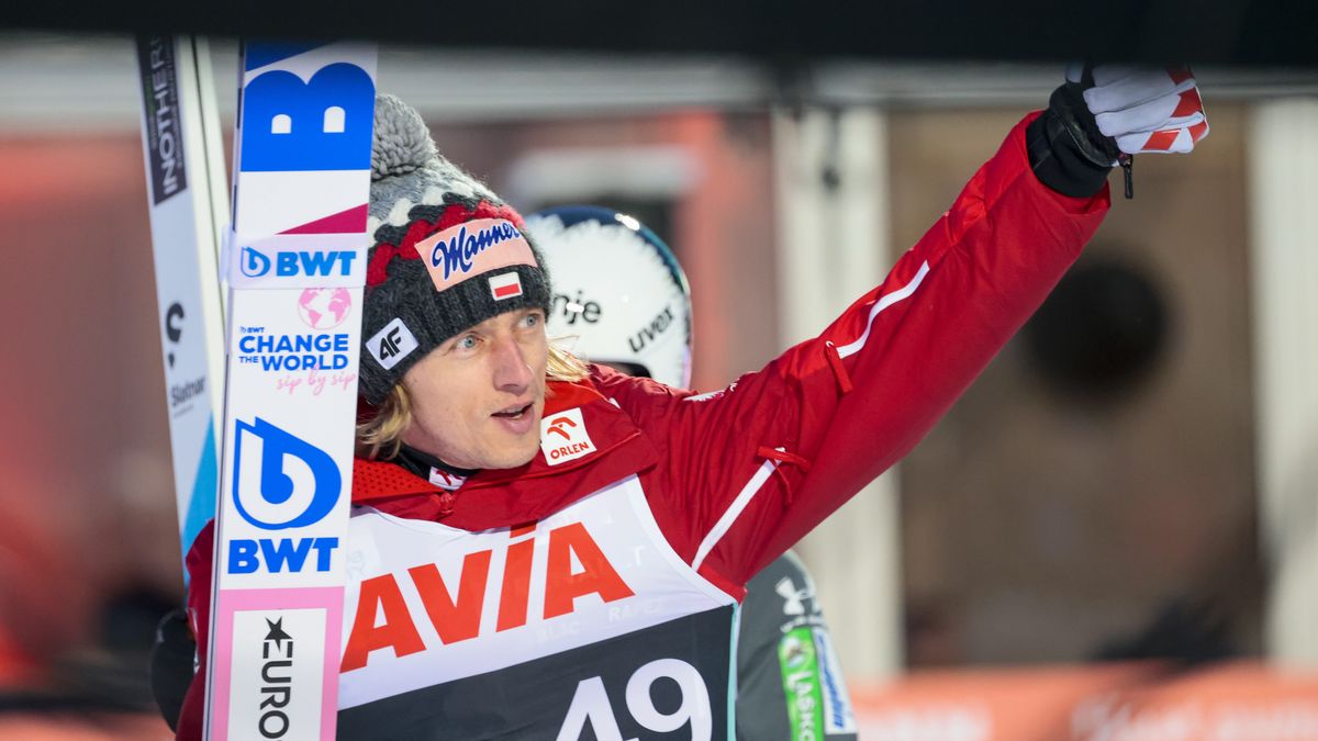 Dawid Kubacki from Poland after winning the Men's HS140 competition at the FIS Ski Jumping World Cup in Lillehammer, Norway, 16 March 2023. EPA/Geir Olsen NORWAY OUT Dostawca: PAP/EPA.