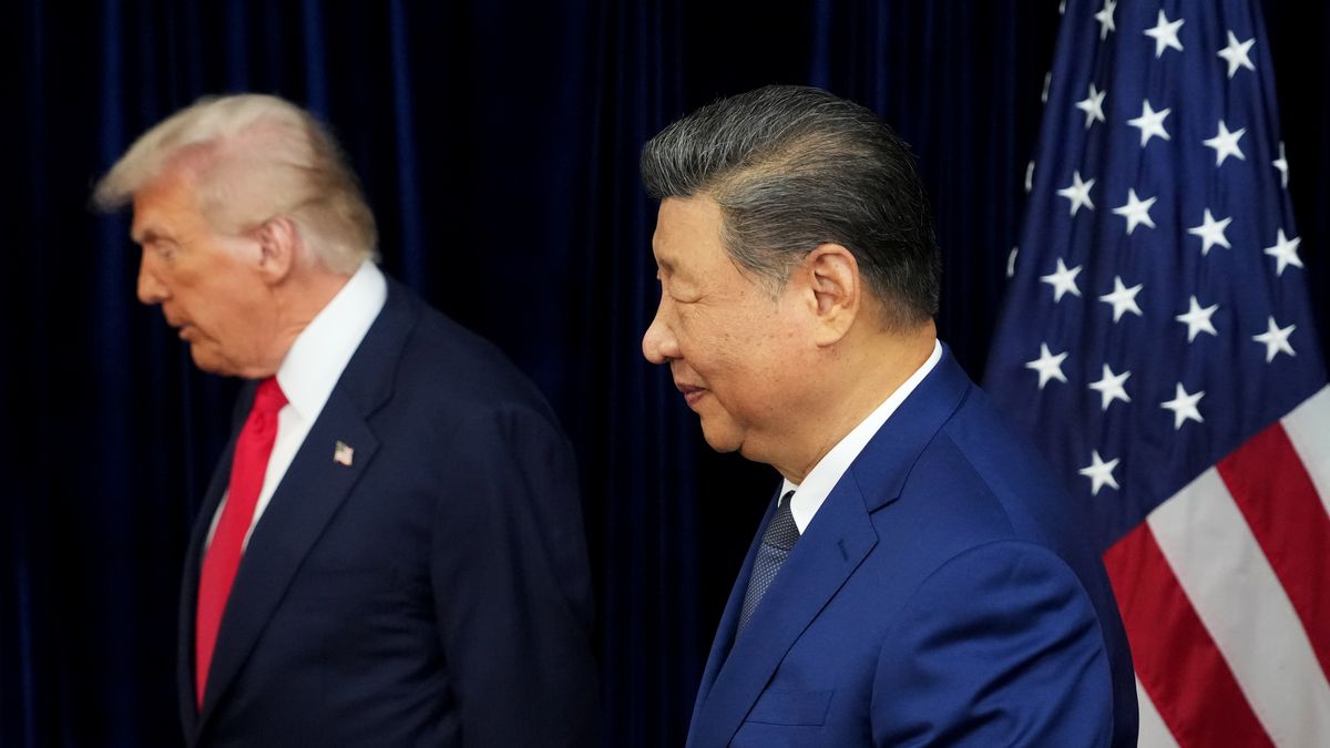 BUSAN, SOUTH KOREA - OCTOBER 30: U.S. President Donald Trump and Chinese President Xi Jinping walk to a room for a bilateral meeting at Gimhae Air Base on October 30, 2025 in Busan, South Korea. Trump is meeting Xi for the first time since taking office for his second term, following months of growing tension between both countries. (Photo by Andrew Harnik/Getty Images)