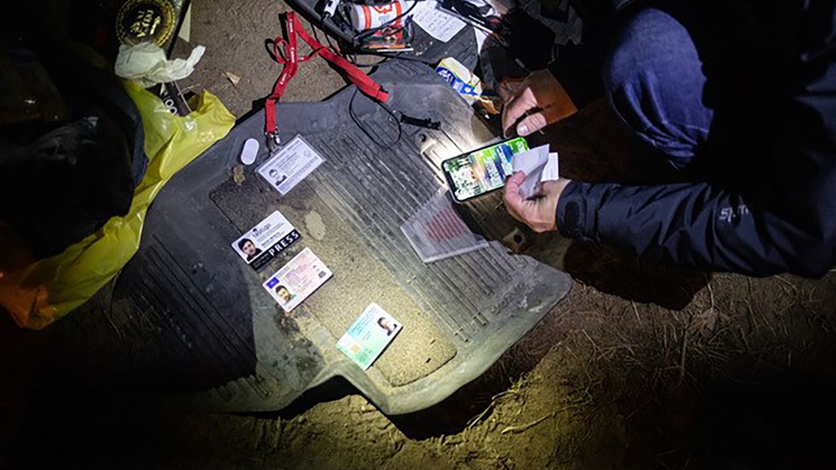 Fotoreporterzy złapani przez żołnierzy Wojska Polskiego w okolicy Michałowa 1