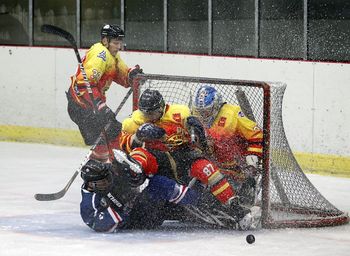 "Bombonierka" znów będzie pełna. Hokeiści ŁKH w II lidze z PTH Poznań zagrają przy ul. Stefanowskiego w Łodzi, a nie w Poznaniu