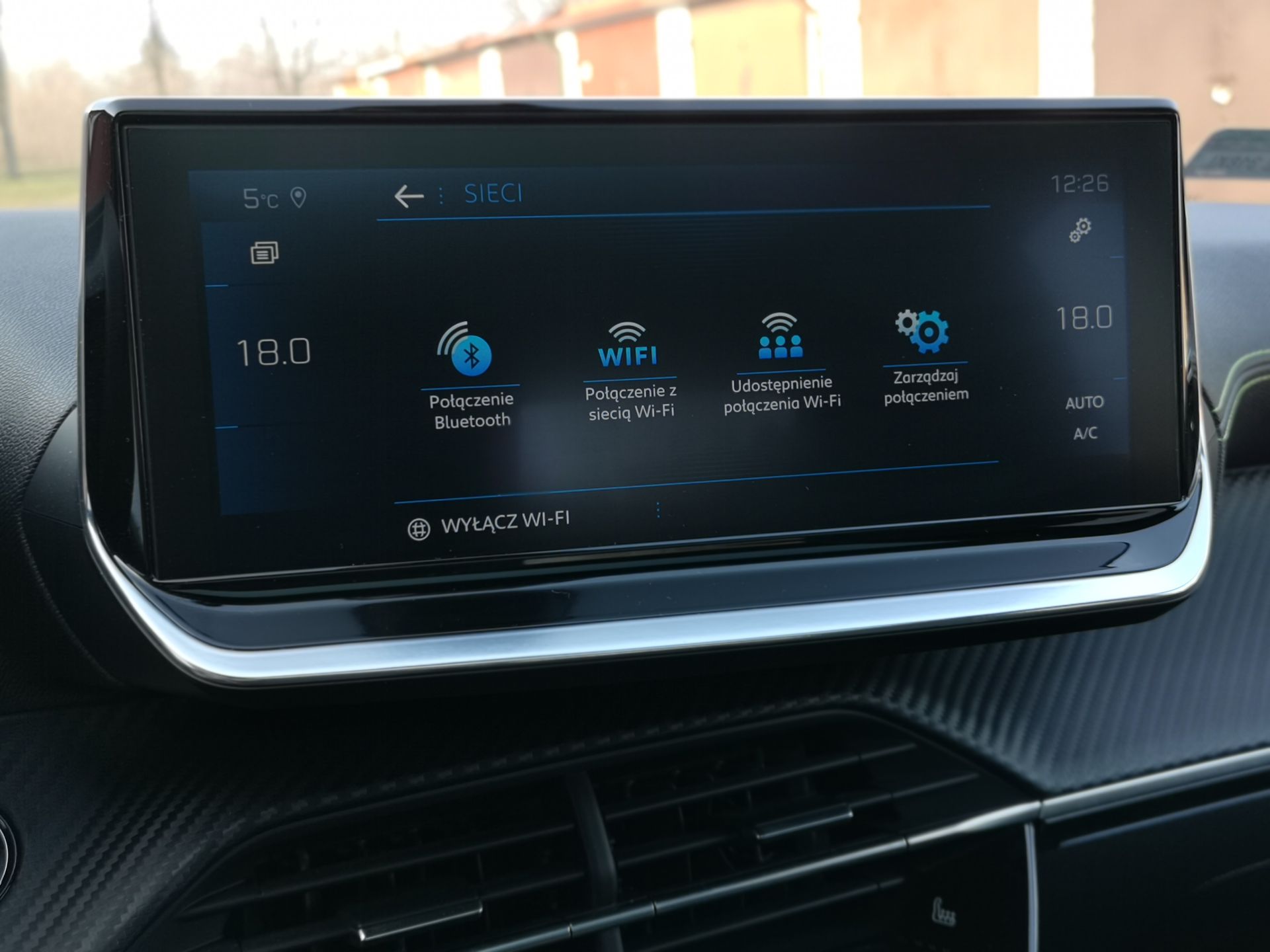 Peugeot 208 GT Line: wirtualne zegary 3D oraz obsługa systemu 22