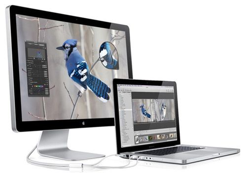 2kg gorącej szarlotki - MacBook Alu i zewnętrzny monitor