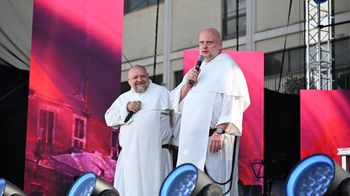 Ojcowie Szustak i Nowak w Casa Polonia: "Poproś Jezusa, by wszedł do Twego grobu"