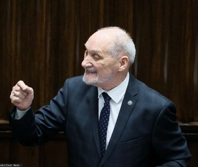 Dziwne zachowanie Macierewicza. Polityk nie chciał się tłumaczyć