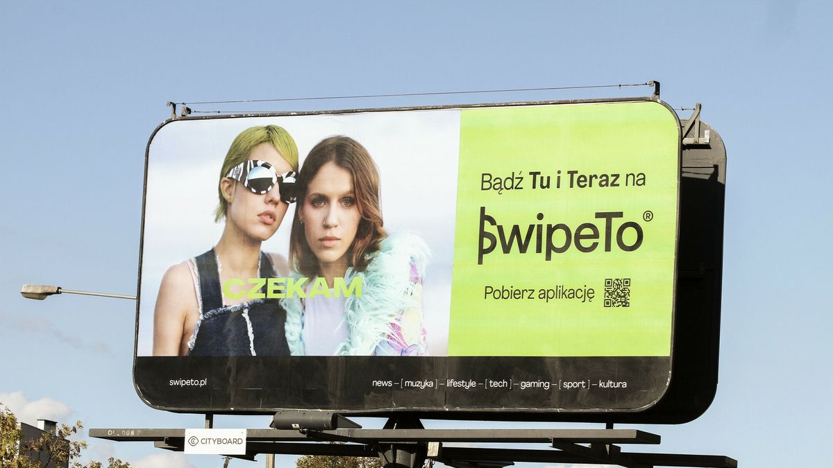 Billboard reklamujący serwis "SwipeTo" w 2022 roku
