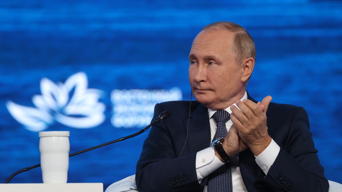 Russian President Vladimir Putin attends a plenary session of the 2022 Eastern Economic Forum (EEF) in Vladivostok, Russia, 07 September 2022. EPA/SERGEI BOBELYV/SPUTNIK/KREMLIN POOL MANDATORY CREDIT Dostawca: PAP/EPA.