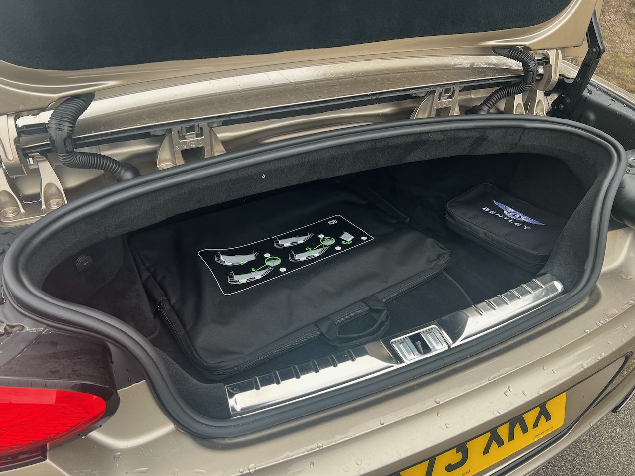 Bentley GTC Mulliner W12