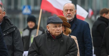 Kaczyński przemówił, zaczęli krzyczeć. Incydent przy miesięcznicy