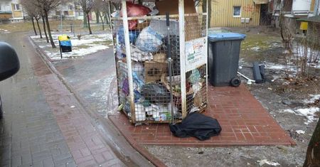 Lublin: Ruszający się worek w śmietniku. Interweniowała Straż Miejska