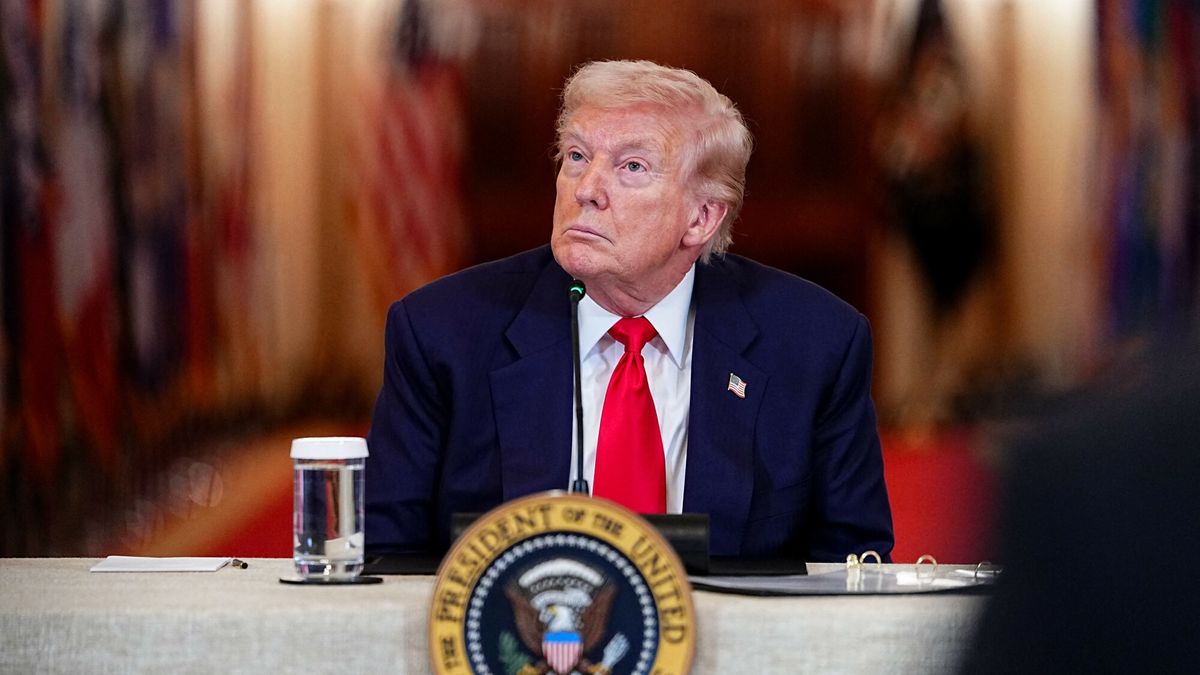 Archiwum zagraniczne East News 2026-03
US President Donald Trump during a "Saving College Sports" roundtable in the East Room of the White House in Washington, DC, US, on Friday, March 6, 2026. A new council that will explore ways to overhaul college sports is expected to discuss a potential antitrust exemption, a policy change the National Collegiate Athletic Association has sought to protect itself from legal challenges to player compensation rules. Photo by Aaron Schwartz/Pool/ABACAPRESS.COM
Pool/ABACA