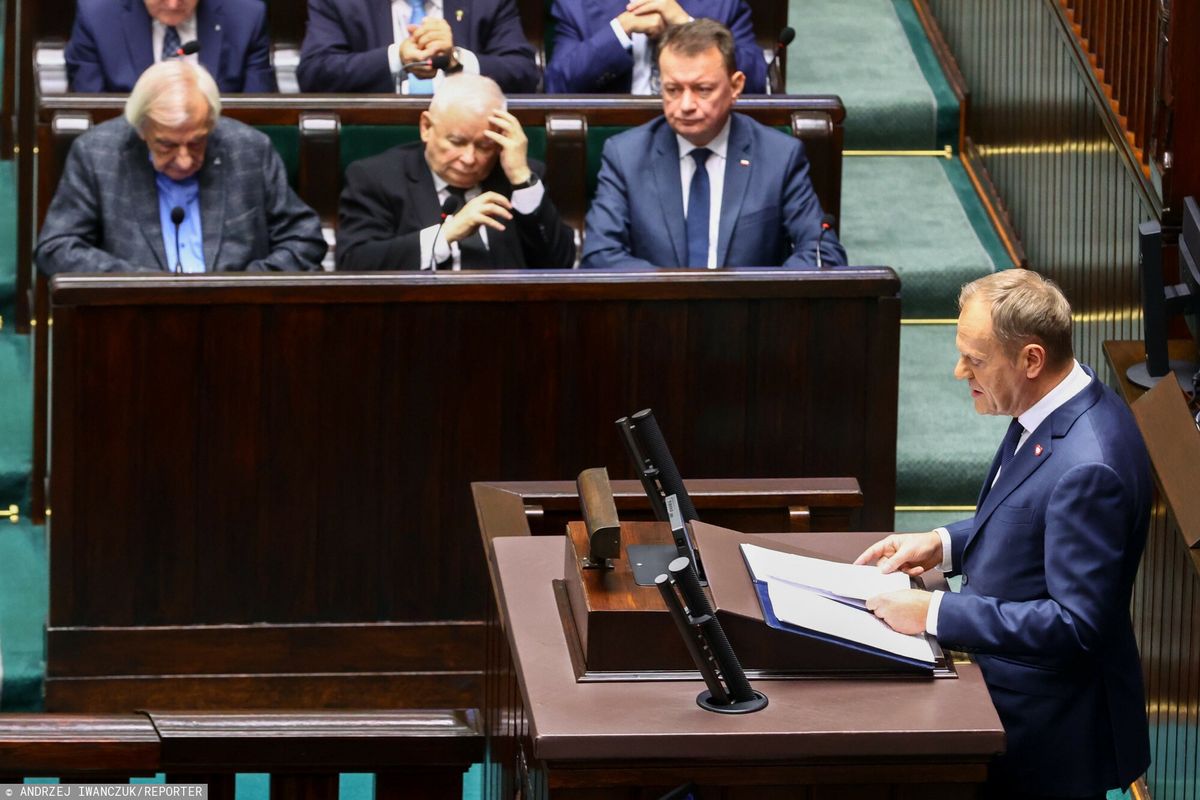Donald Tusk wygłaszający exposé w Sejmie