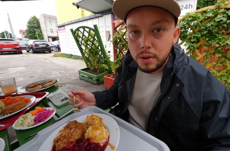 Bar mleczny dostał MUALA od Książula. Kolejki nie mają końca?