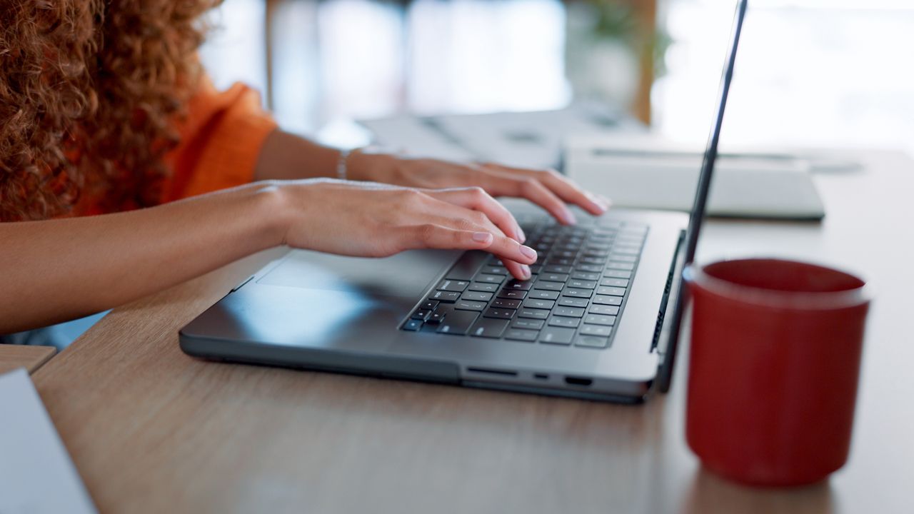 Bon na laptopa jest dedykowany dla konkretnych osób. Kto może go uzyskać?