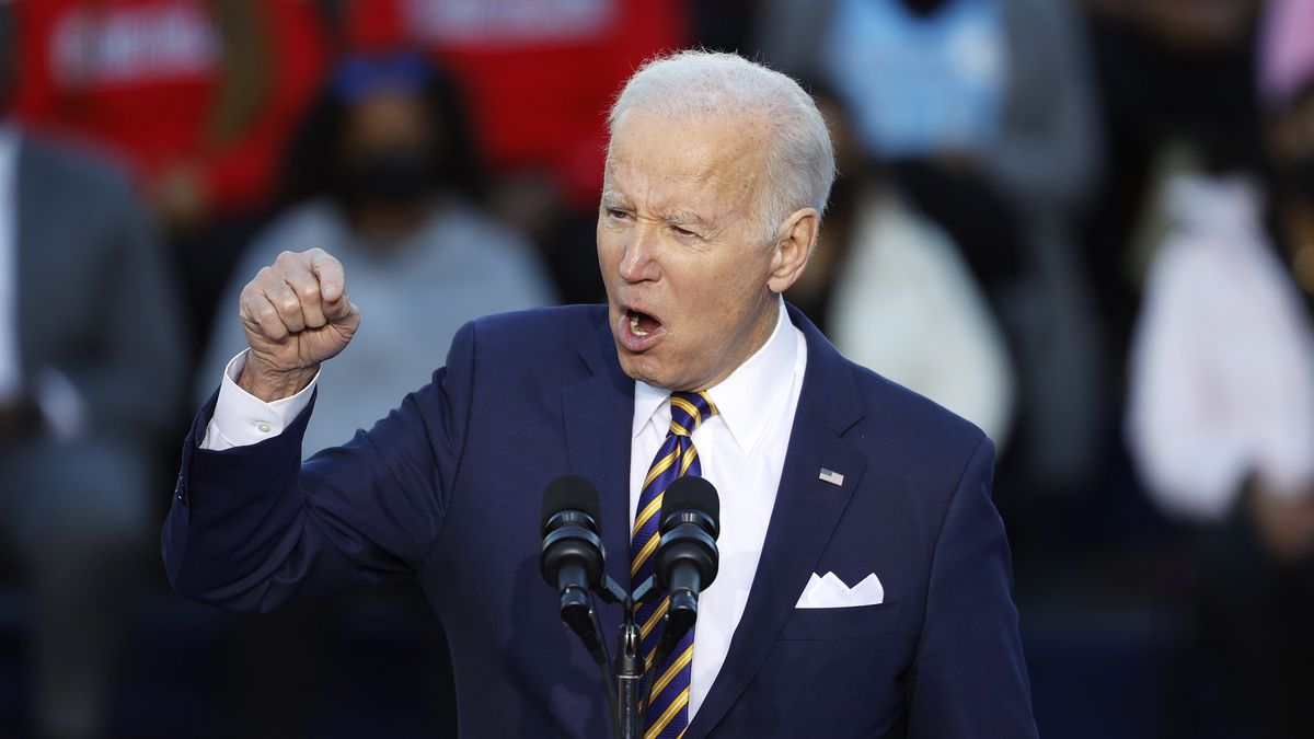 Na zdjęciu prezydent USA Joe Biden na konferencji prasowej przed Białym Domem