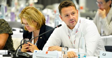 Trzaskowski nowym szefem komisji ds. środowiska Europejskiego Komitetu Regionów