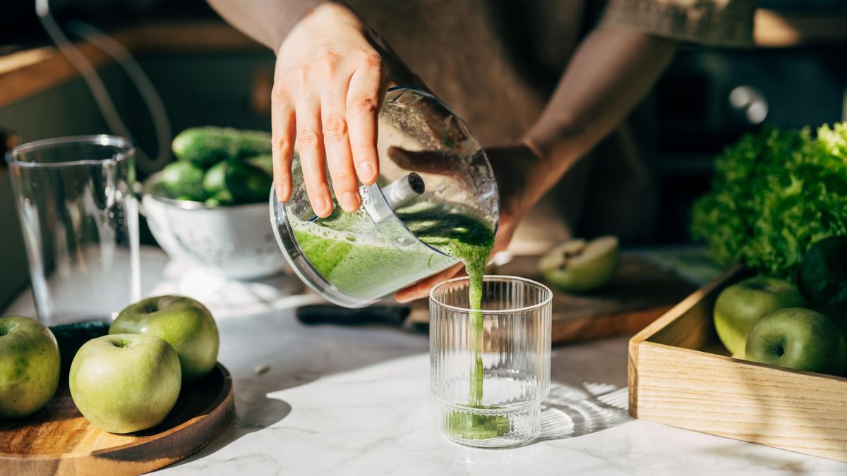 Cholesterol zbyt wysoki? Włącz te produkty i napoje do jadłospisu