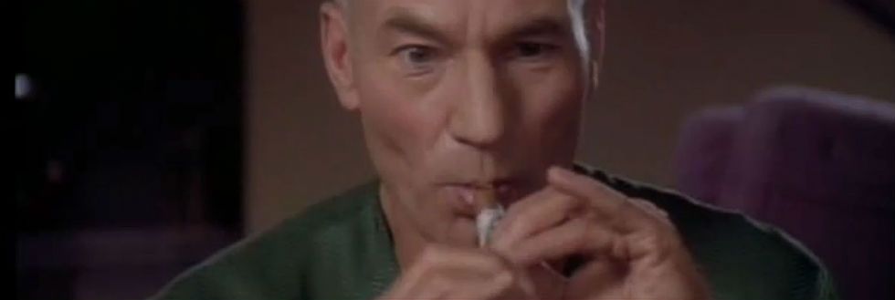 Kapitan Picard śpiewa "Let It Snow". Zobaczcie, jak mu idzie