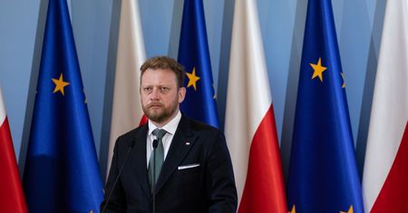 Łukasz Szumowski na jachcie biznesmena? Kulisy rajskich wakacji w Hiszpanii