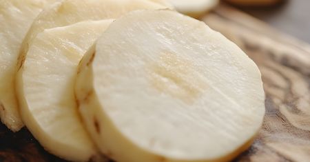 Znali go już w średniowieczu, a dziś zapomniany. Wspiera serce i jelita
