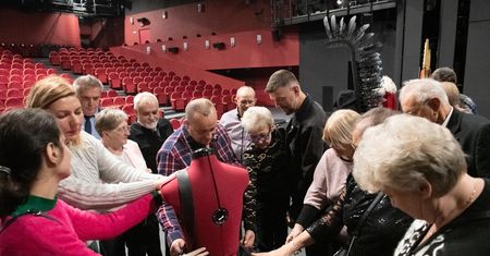 Teatr dostępny z myślą o niesłyszących i niedosłyszących!